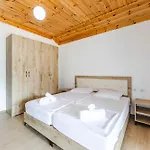 Apartament Hillside 2 By Pikhost Gjirokastra