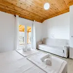 Hillside 2 By Pikhost Apartament