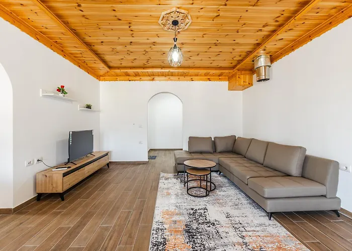 Hillside 2 By Pikhost Appartement