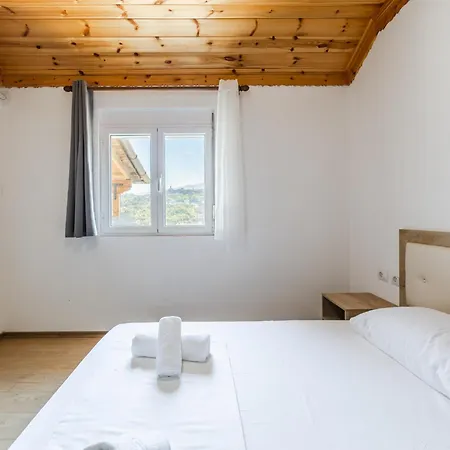 Hillside 2 By Pikhost 公寓 Gjirokastër