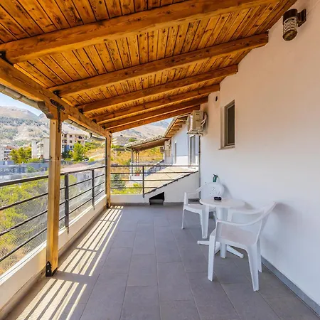 Hillside 2 By Pikhost 公寓