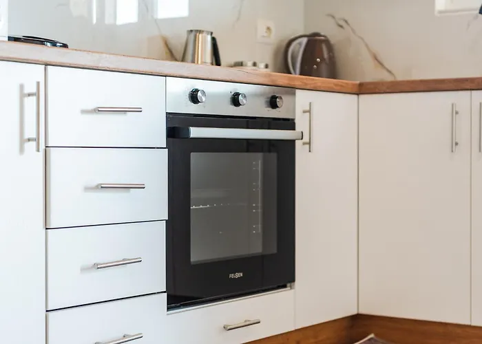 Hillside 2 By Pikhost *